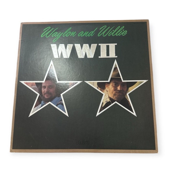 Waylon And Willie WWII Lp Vinyl Record , 1982 US Edition, RCA, NM Vinyl - Picture 1 of 4